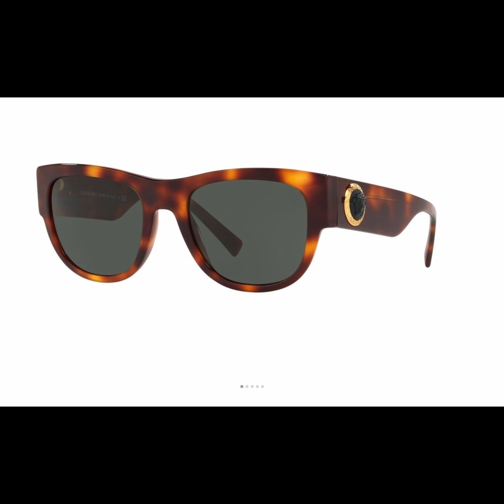 Versace womens sunglasses NWT no case or dust